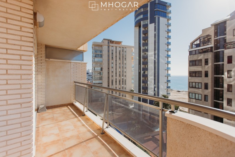 Calpe - Beautiful apartment located in the second line of the beach for sale!